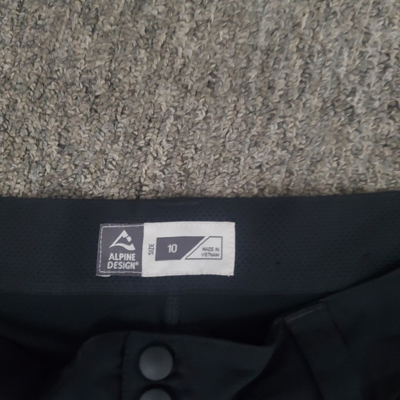 Black skirt with built-in shorts (skort) - Picture 2 of 5